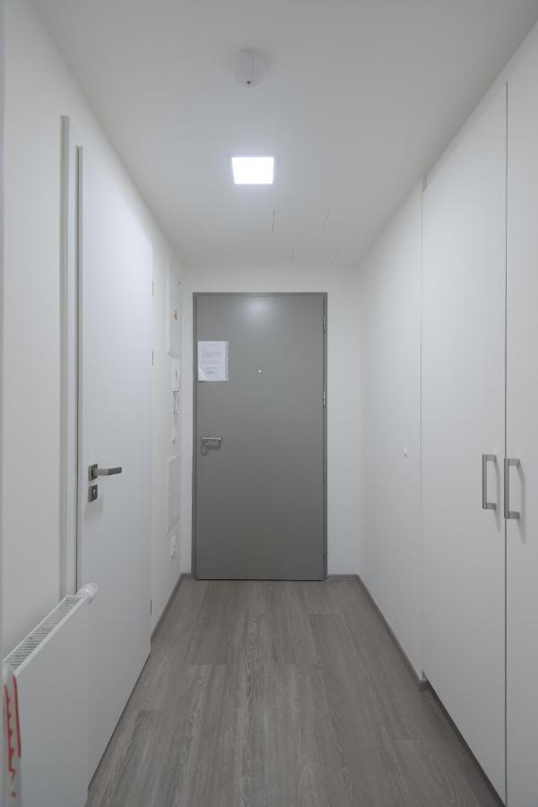 Bright Studio, 10min Centre, Free Parking Lägenhet Prag